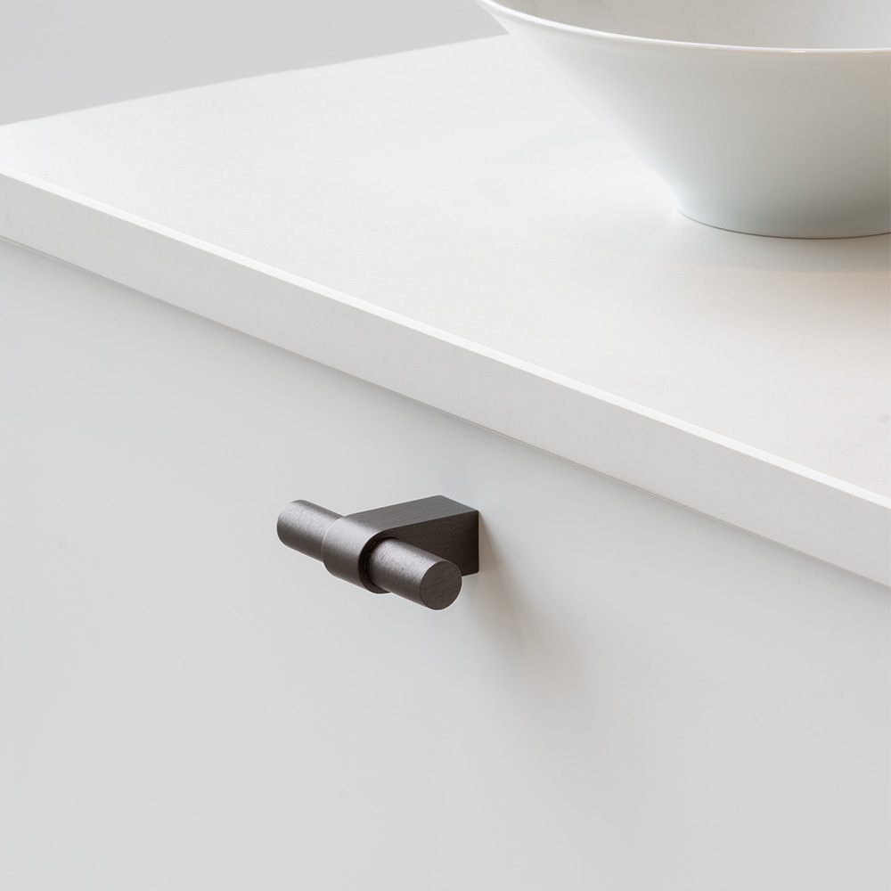 Knop T Trace - Mørk Bronze