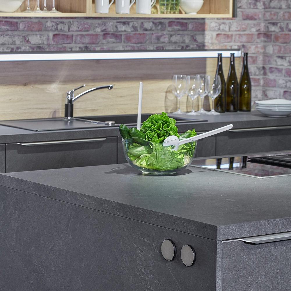 Stikkontakt One - Rustfrit/Sort